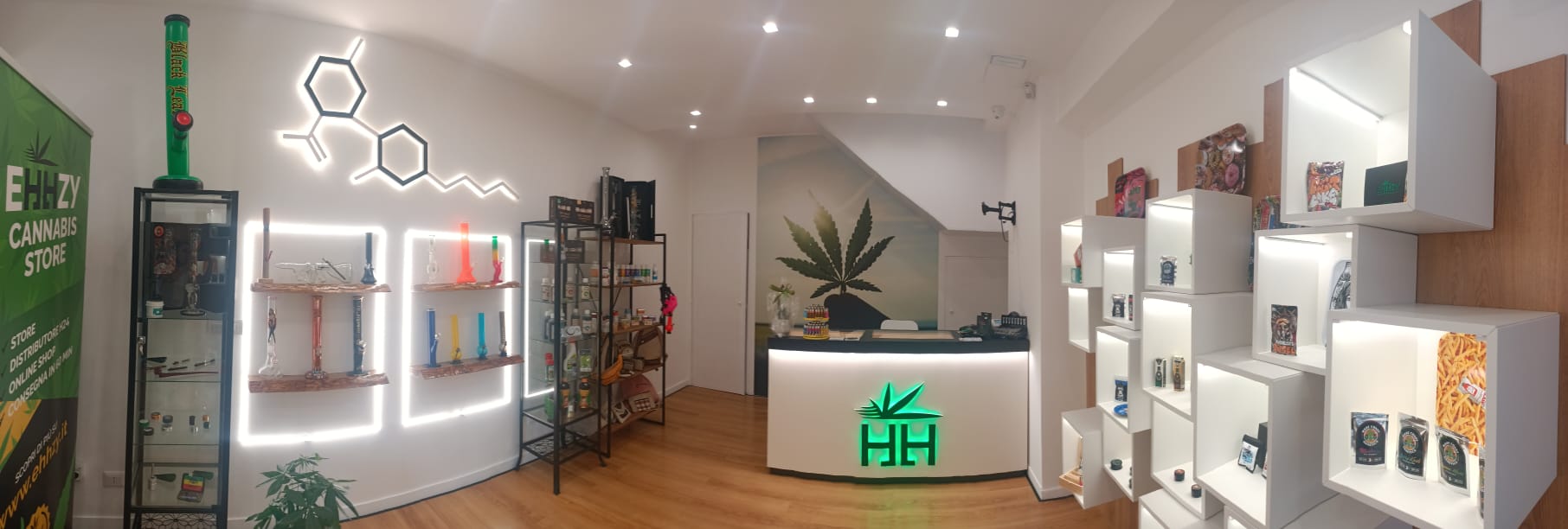 Il sogno di una Puglia sempre più green continua. EHHZY Cannabis Store, la giovane startup barese, arriva anche a Monopoli.
